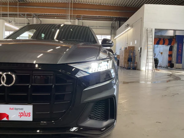 AUDI Q8 (2020) — foto 2 van 23