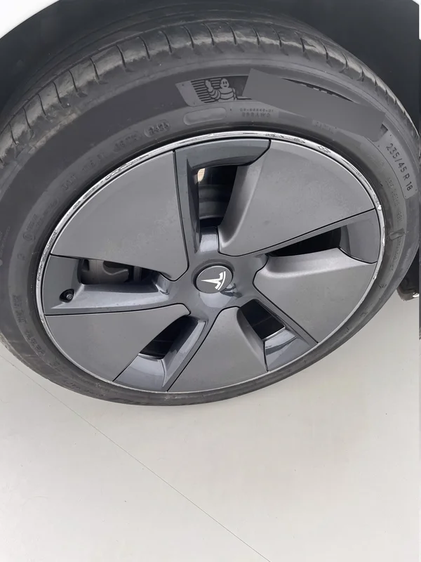 Tesla Model 3 (2023) — foto 59 van 83