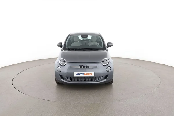 Fiat 500e (2022) — foto 15 van 16