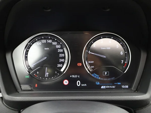 BMW X1 PHEV (F48 LCI) (2022) — foto 8 van 28