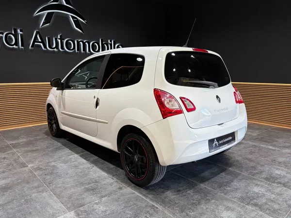 Renault Twingo (2013) — foto 16 van 19