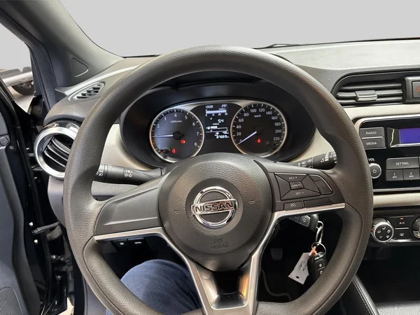 Nissan Micra (2018) — foto 2 van 18