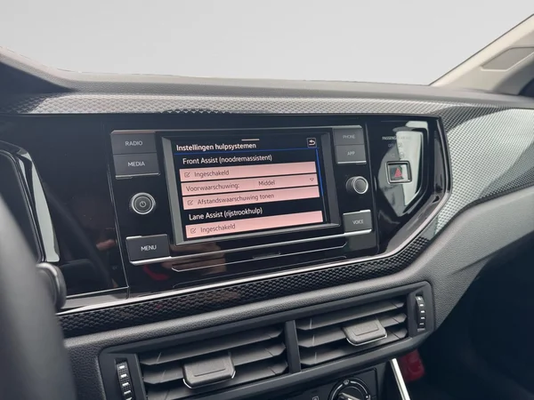 VOLKSWAGEN Taigo (2024) — foto 13 van 15