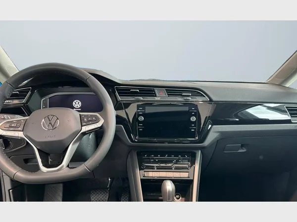VOLKSWAGEN Touran (2026) — foto 15 van 17