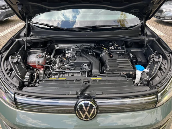 VOLKSWAGEN Tiguan (2025) — foto 16 van 24