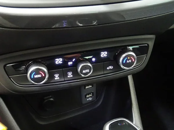 Opel Crossland (2021) — foto 7 van 19