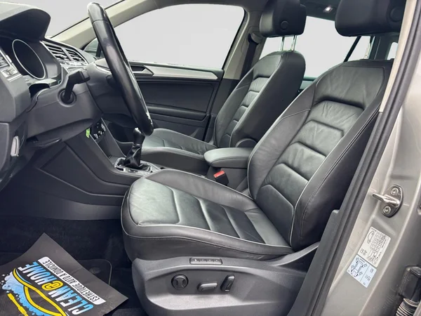 VOLKSWAGEN Tiguan Dsl (2017) — foto 15 van 19