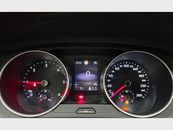 VOLKSWAGEN Tiguan (2021) — foto 5 van 34