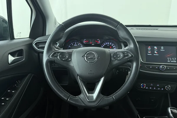 Opel Crossland (2022) — foto 2 van 20