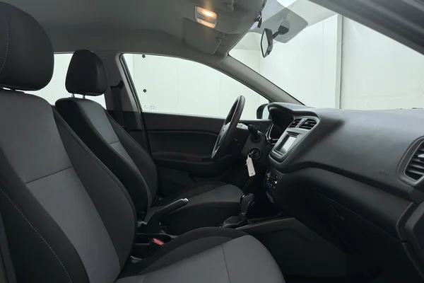 Hyundai i20 (2017) — foto 14 van 16
