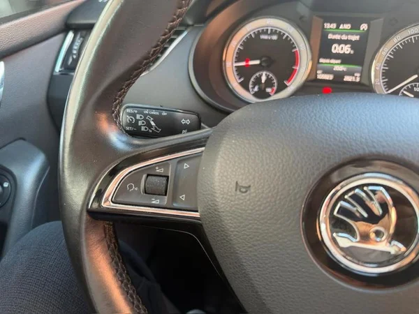 SKODA Octavia (2017) — foto 8 van 22