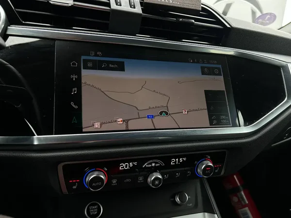 Audi Q3 (2022) — foto 5 van 28