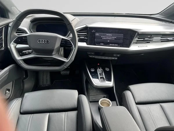 AUDI Q4 e-tron (2025) — foto 2 van 23