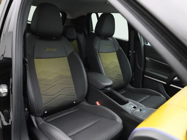 Jeep Avenger (2023) — foto 36 van 43