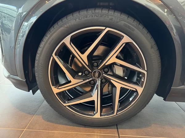 AUDI Q6 Sportback e-tron (2026) — foto 4 van 23