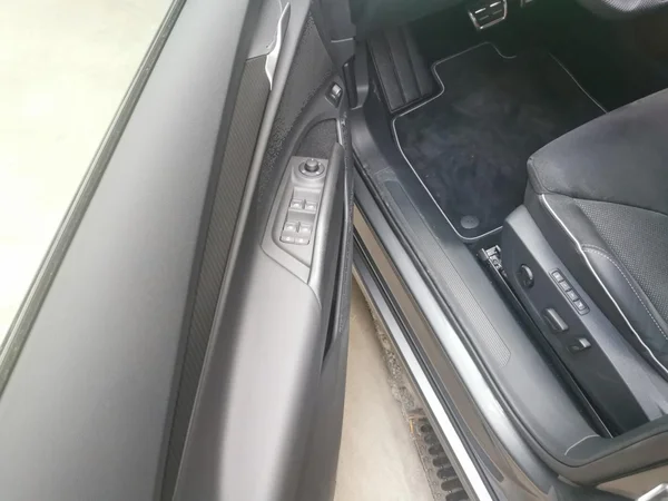 SKODA Enyaq (2026) — foto 6 van 23