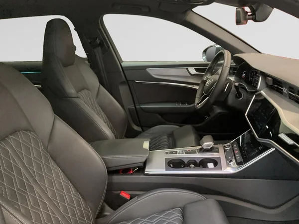 AUDI A6 Avant PHEV (2025) — foto 8 van 23