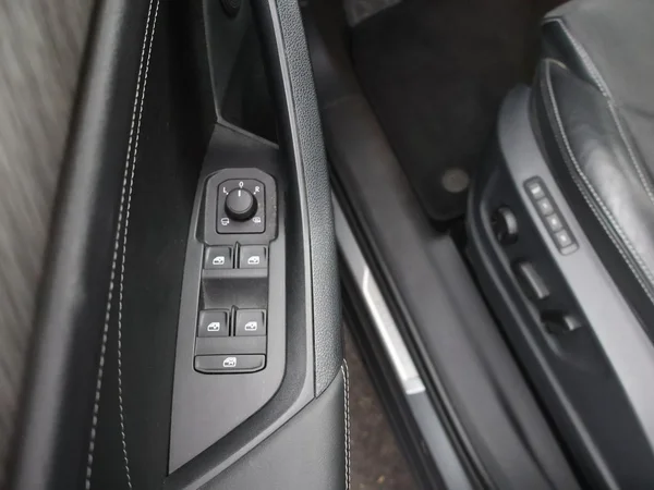 SKODA Kodiaq (2022) — foto 2 van 32