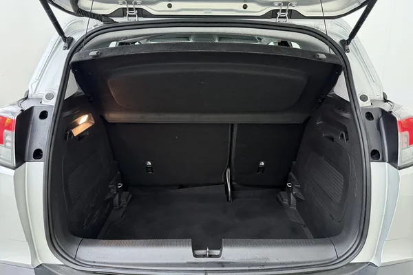 Opel Crossland (2022) — foto 15 van 19