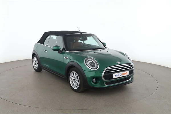 MINI Cabrio (2021) — foto 14 van 16