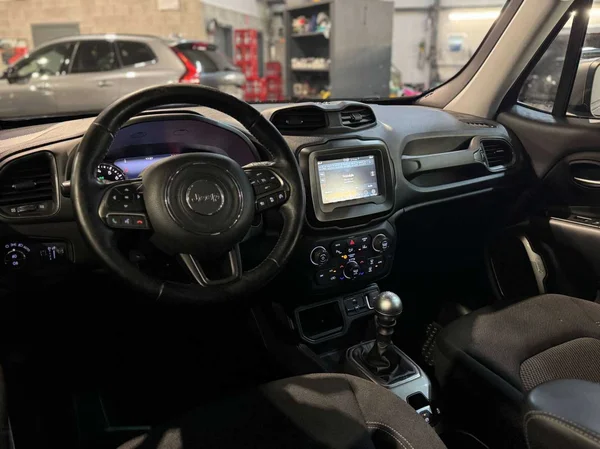 Jeep Renegade (2020) — foto 16 van 17