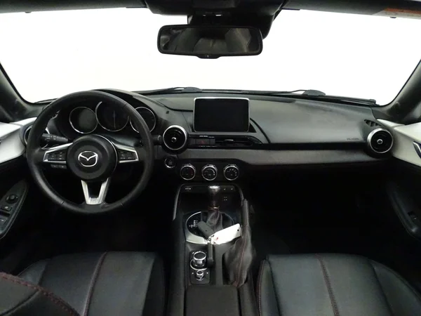 Mazda MX-5 (2017) — foto 7 van 25