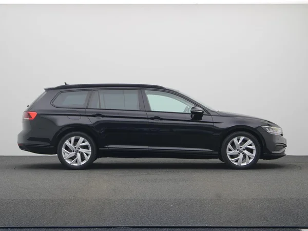 VOLKSWAGEN Passat SW (2021) — foto 5 van 19