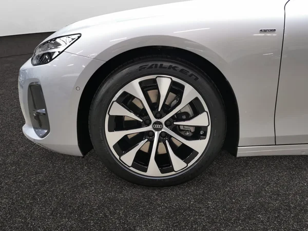 AUDI A6 e-hybrid (PHEV) (2026) — foto 11 van 16