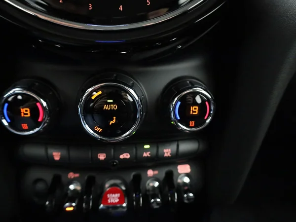 MINI Cooper (2023) — foto 10 van 40