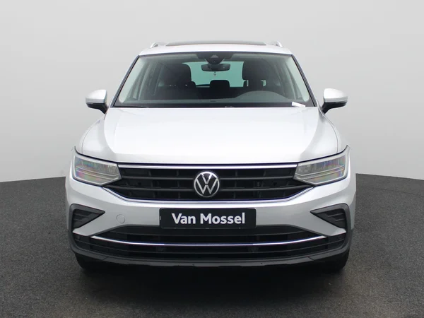 Volkswagen Tiguan (2022) — foto 23 van 48