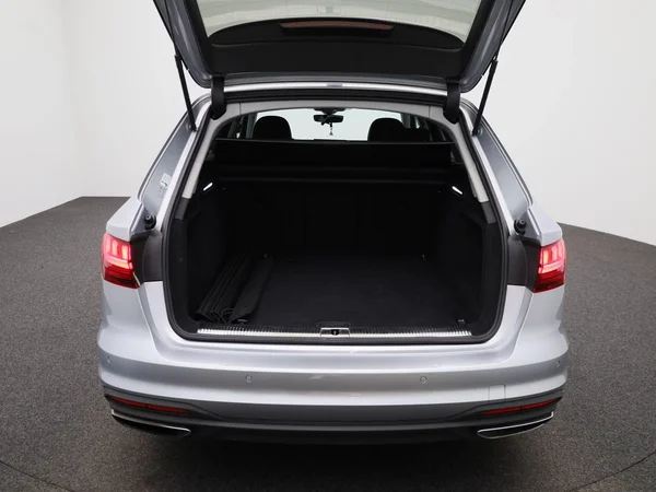 Audi A4 (2023) — foto 5 van 45