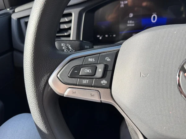 VOLKSWAGEN Taigo (2024) — foto 2 van 17
