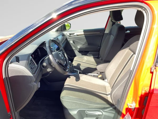 VOLKSWAGEN T-Roc (2018) — foto 2 van 18