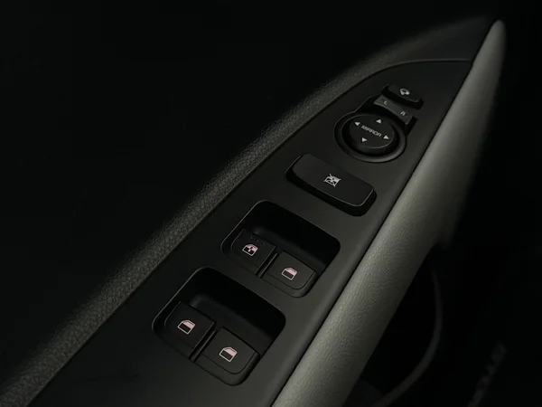 KIA Stonic (2024) — foto 17 van 26