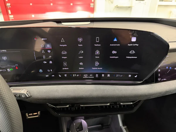 AUDI A6 Avant e-tron (2025) — foto 3 van 24