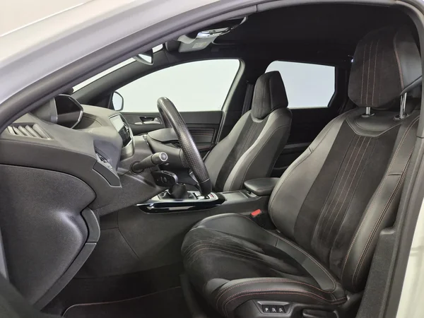 Peugeot 308 (2021) — foto 2 van 24