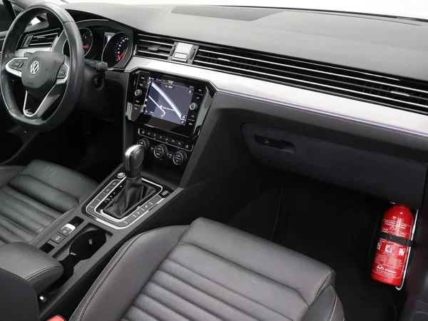 Volkswagen Passat (2021) — foto 14 van 30