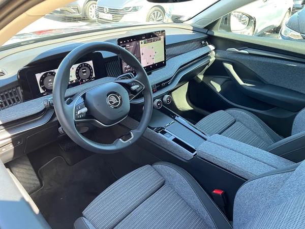 SKODA Superb Combi (2025) — foto 20 van 23