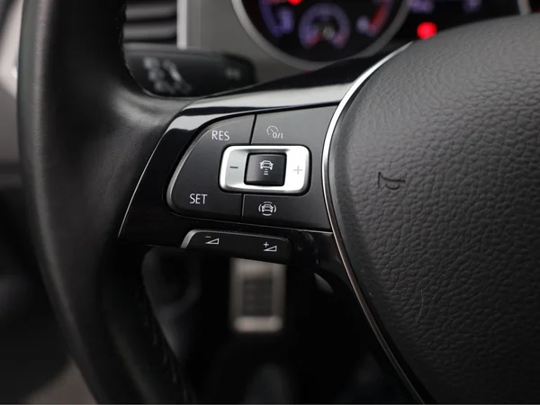 VOLKSWAGEN Golf Sportsvan (2020) — foto 14 van 19