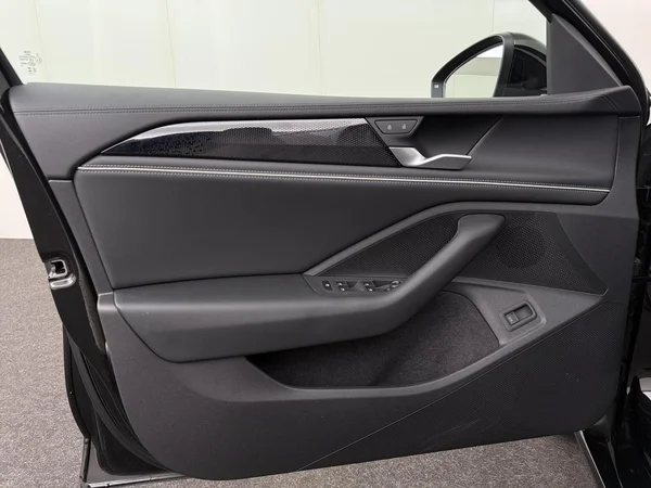 VOLKSWAGEN Passat SW (2025) — foto 8 van 19