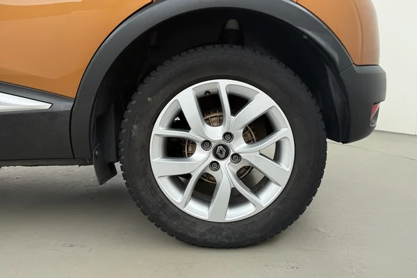 Renault Captur (2020) — foto 15 van 18