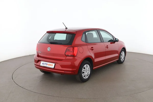 Volkswagen Polo (2015) — foto 12 van 16