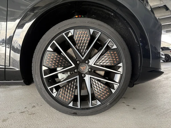 CUPRA Tavascan (2026) — foto 15 van 24