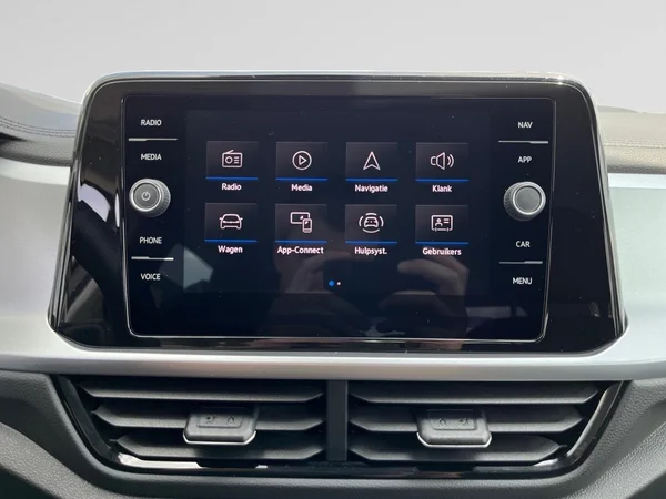 VOLKSWAGEN T-Roc (2023) — foto 3 van 20