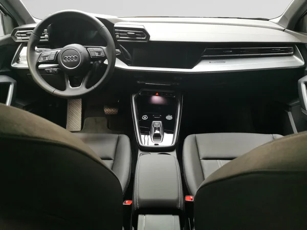 AUDI A3 Allstreet (2025) — foto 8 van 14