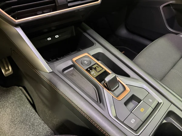 Cupra Formentor (2024) — foto 9 van 30