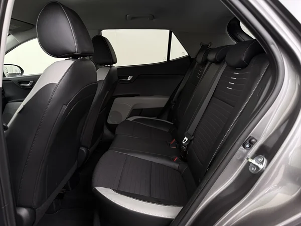 KIA Stonic (2024) — foto 5 van 26