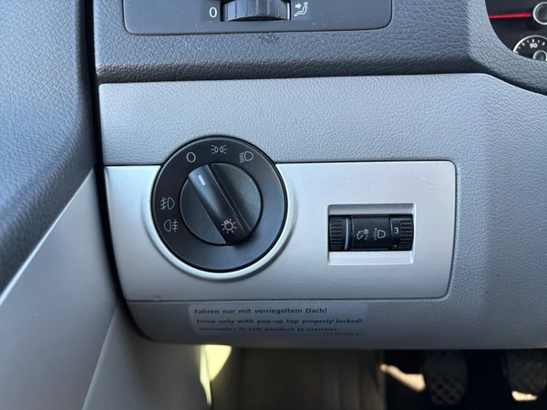 VOLKSWAGEN Transporter T5 Caravelle Swb (2011) — foto 6 van 21