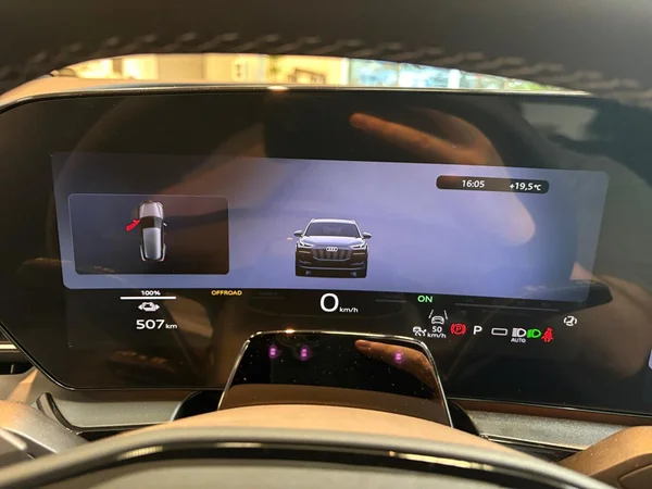 AUDI Q6 e-tron (2026) — foto 7 van 24