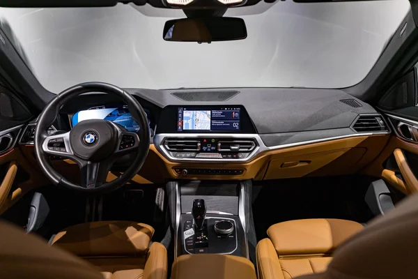 BMW 4 Reeks (2023) — foto 2 van 36